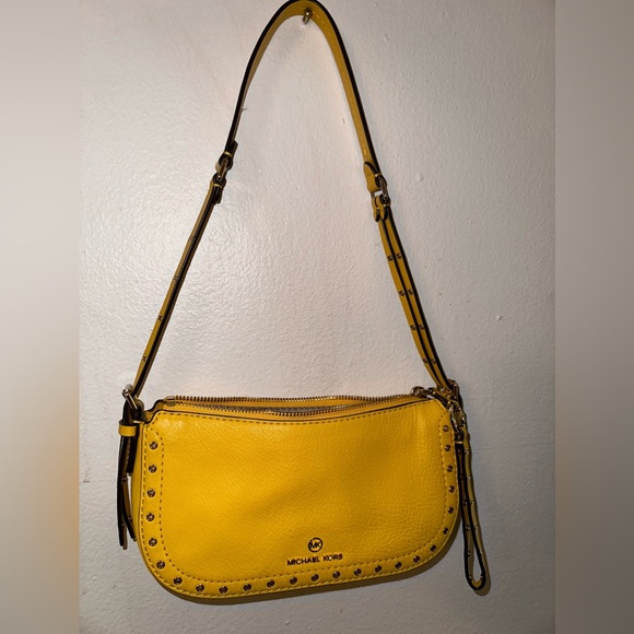 Michael Kors Small Hobo Bag *Authentic* - Picture 2 of 7